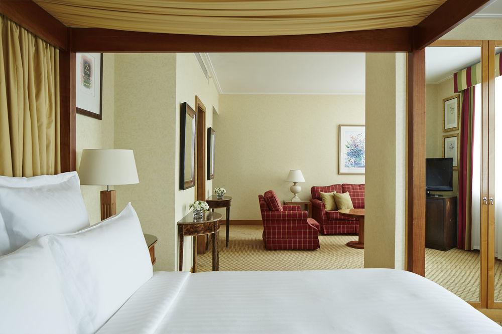 Delta Hotels By Marriott Bexleyheath Bagian luar foto